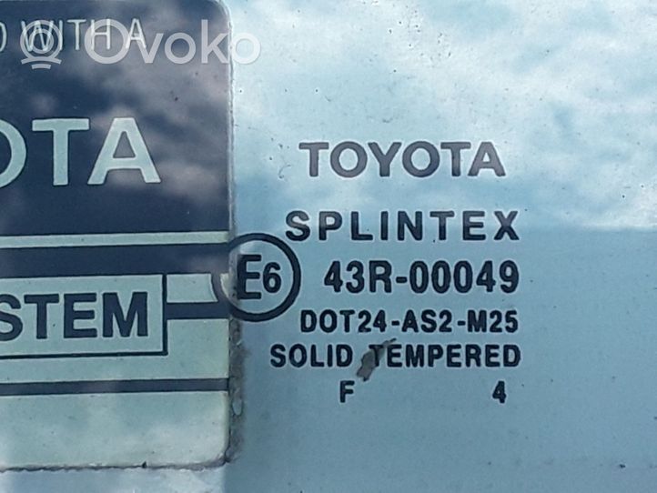 Toyota Carina T190 Vetro del finestrino della portiera anteriore - quattro porte 43R00049