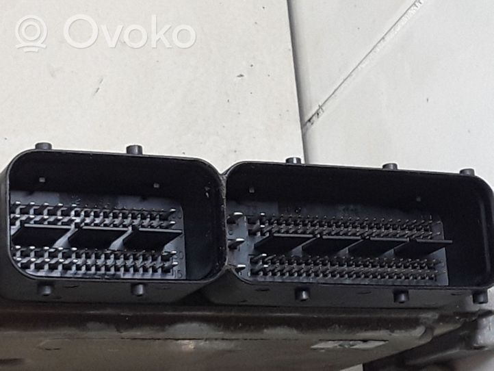 Hyundai Santa Fe Sterownik / Moduł ECU 0281013584