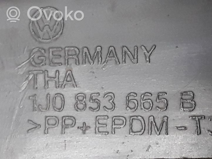 Volkswagen Golf IV Etupuskurin alempi jäähdytinsäleikkö 1J0853665B