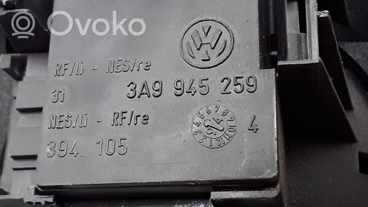 Volkswagen PASSAT B4 Takaluukun takavalot 3A9945107A