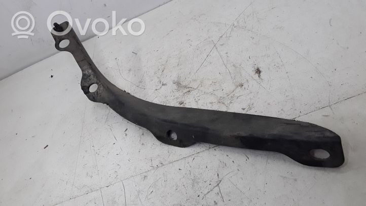 Subaru Legacy Staffa di rinforzo montaggio del paraurti anteriore 57744AG000