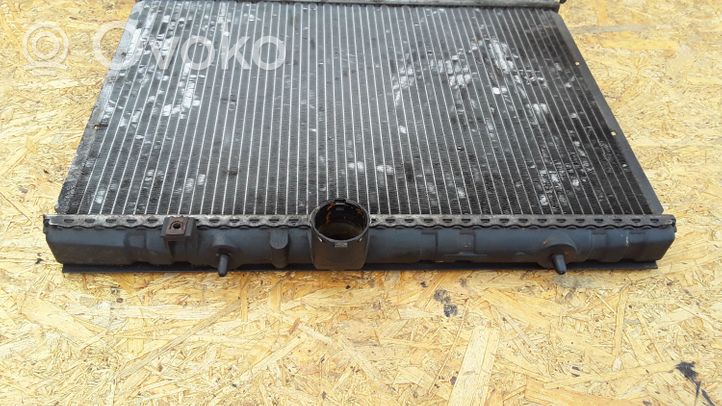 Peugeot 607 Radiateur de refroidissement 9638083880