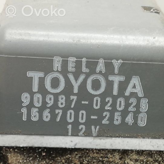 Toyota Avensis Verso Rėlių montavimo blokas 9098702025