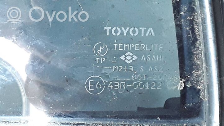 Toyota Corolla E120 E130 Fenêtre latérale vitre arrière 6818813080