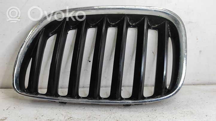 BMW X5 E53 Maskownica / Grill / Atrapa górna chłodnicy 7124815