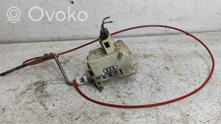 Audi A4 S4 B6 8E 8H Serratura del tappo del serbatoio del carburante 8E0862153