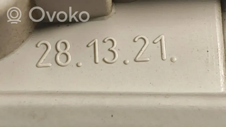 Volvo S40 Takavalon polttimon suojan pidike 281321