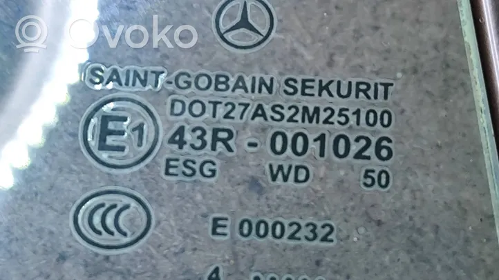 Mercedes-Benz CLK A209 C209 Galinis šoninis kėbulo stiklas 43R001026