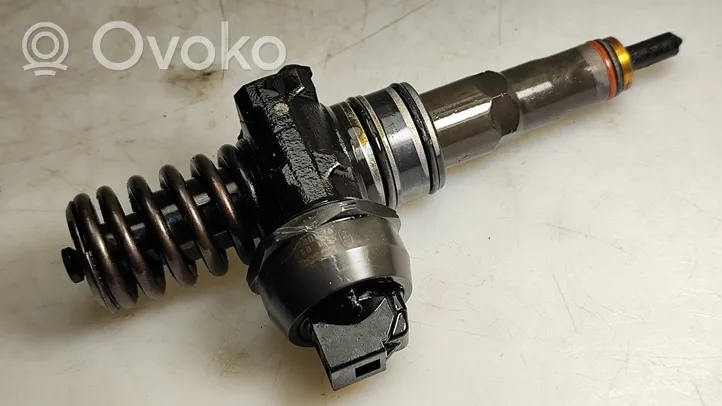 Volkswagen Sharan Injecteur de carburant 038130073AK