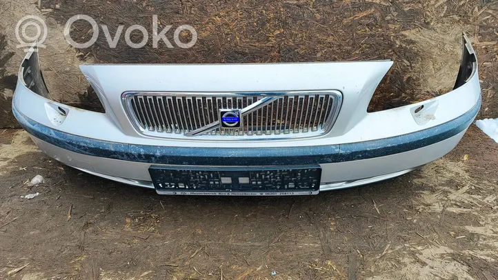 Volvo V70 Zderzak przedni 09484239