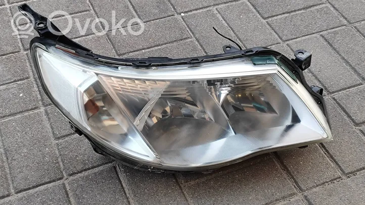 Subaru Forester SH Lampa przednia E4123780100