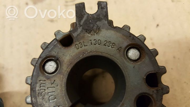 Audi A4 S4 B8 8K Ingranaggio della pompa carburante (puleggia) 03L130111E