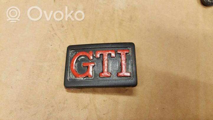 Volkswagen Golf II Litery / Emblematy na błotnik przedni 191853688C