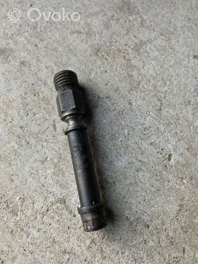 Volkswagen Golf II Fuel injector 049133551A