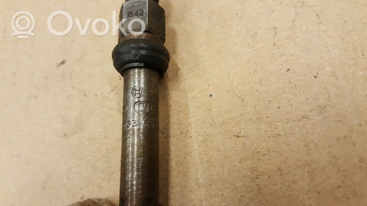 Volkswagen Golf II Fuel injector 035133551C