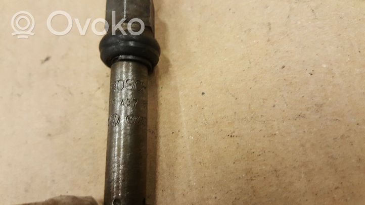 Volkswagen Golf II Fuel injector 035133551C