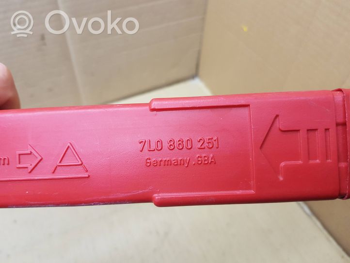 Audi A3 S3 A3 Sportback 8P Emergency warning sign 7L0860251