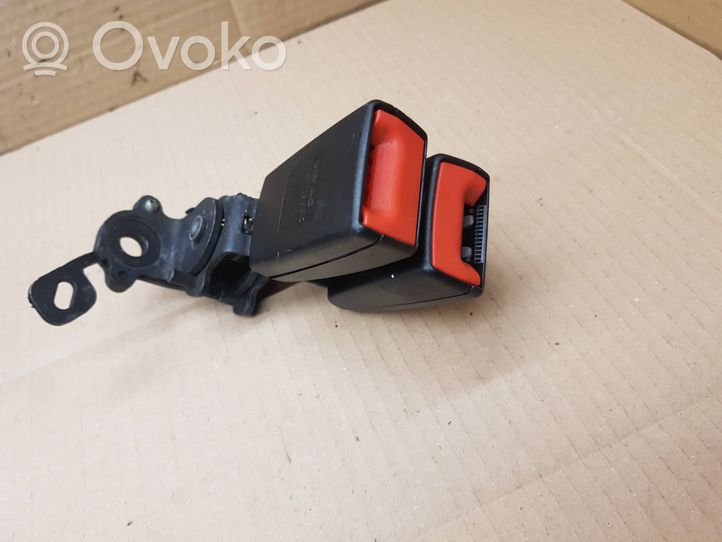 Volkswagen Golf VII Klamra środkowego pasa bezpieczeństwa fotela tylnego 8V0857739A