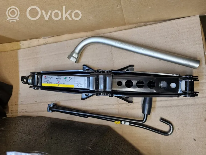 Volkswagen PASSAT B8 Tool set 3G9854469