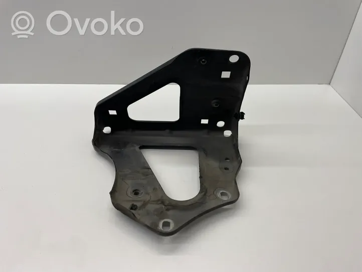 Audi A6 S6 C6 4F Supporto di montaggio del parafango 4F0821136A