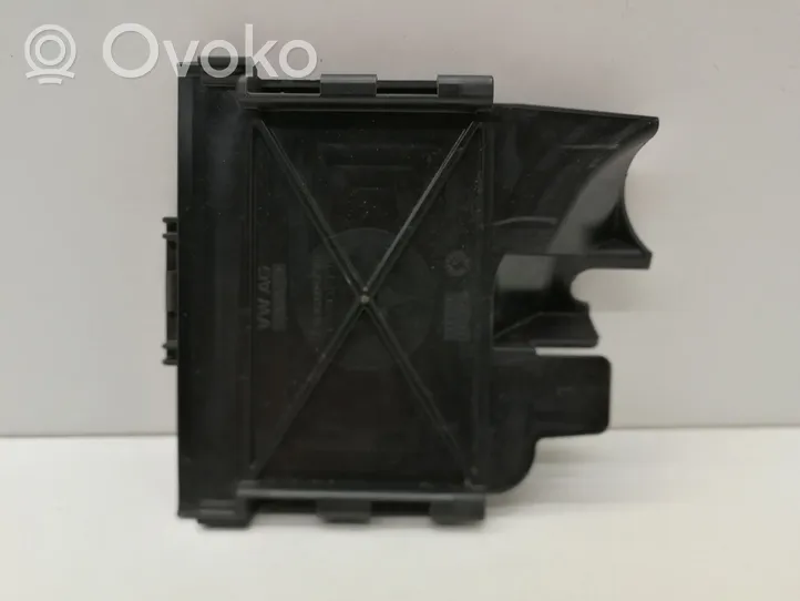 Volkswagen PASSAT B8 Fuse box cover 5Q0927165D