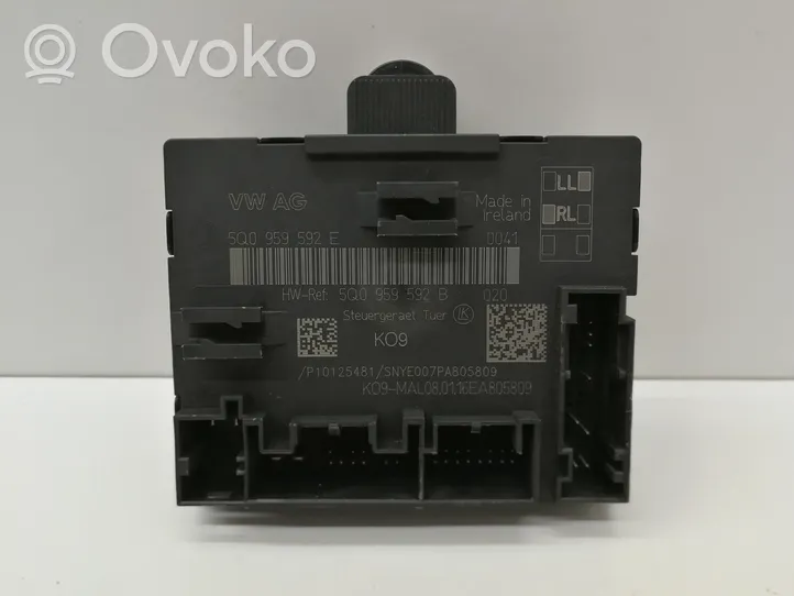 Volkswagen PASSAT B8 Durų elektronikos valdymo blokas 5Q0959592E