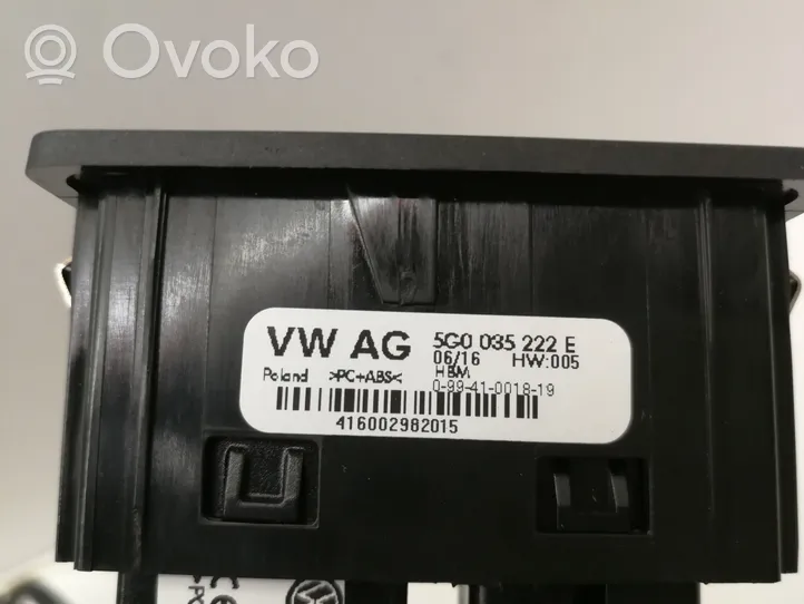 Volkswagen PASSAT B8 Connettore plug in USB 5G0035222E