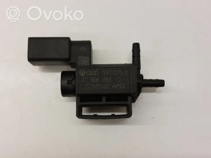 Audi A4 S4 B8 8K Turboahtimen magneettiventtiili 037906283C