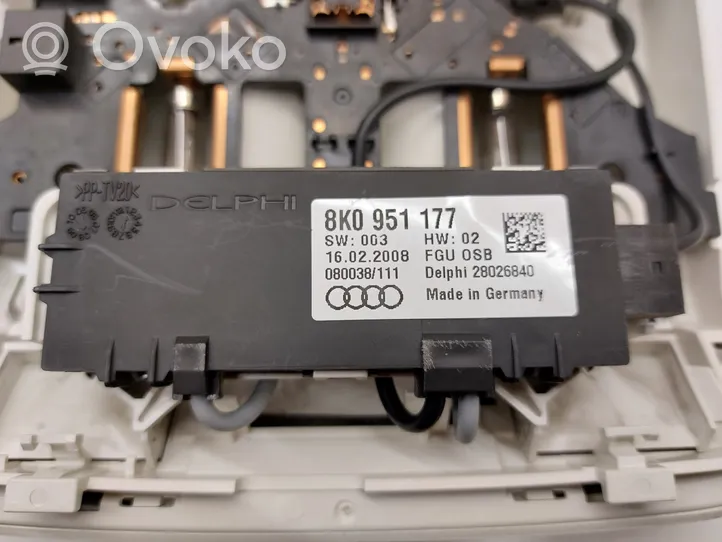 Audi A4 S4 B8 8K Priekinių vietų apšvietimo žibintas 8K0951177