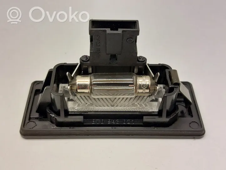 Audi A4 S4 B8 8K Lampa oświetlenia tylnej tablicy rejestracyjnej 8T0943021