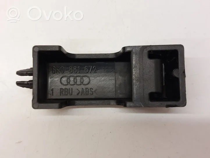 Audi A4 S4 B8 8K Slidės apdaila priekinės keleivio sėdynės 8K0881672