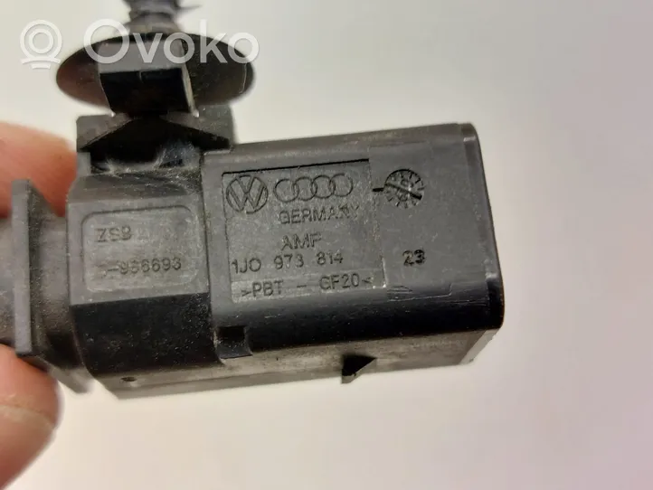 Volkswagen Eos Parking sensor (PDC) wiring loom 8E0972112A