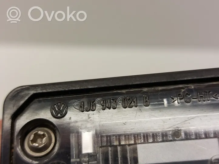 Volkswagen Eos Lampa oświetlenia tylnej tablicy rejestracyjnej 1J6943021B