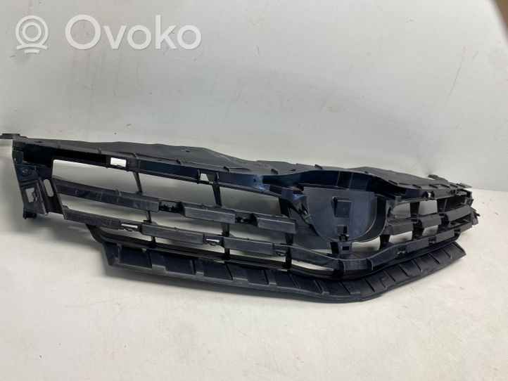 Toyota Auris 150 Etupuskurin ylempi jäähdytinsäleikkö 5311402170