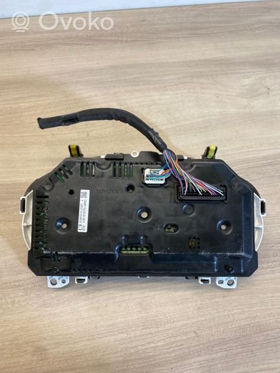 Toyota Yaris Compteur de vitesse tableau de bord 838000uc90