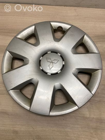 Mitsubishi Outlander R16 wheel hub/cap/trim 