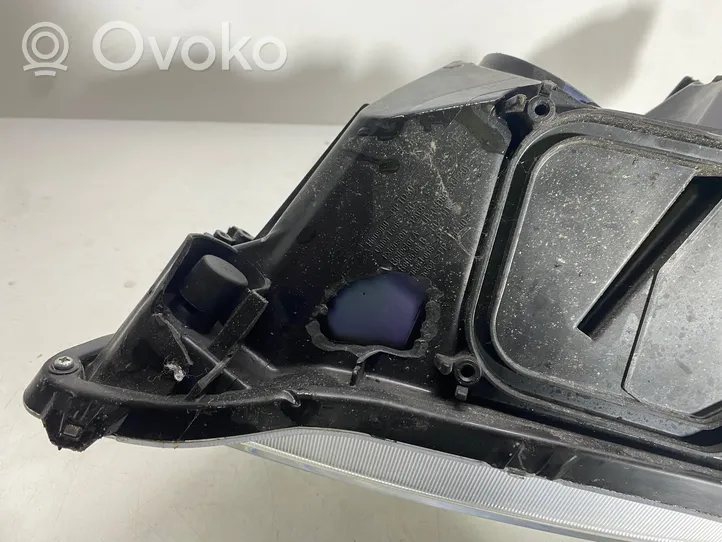 Toyota Verso Lampa przednia 811100f090