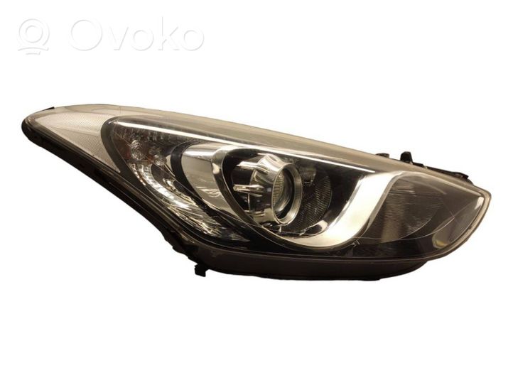 Hyundai i30 Lampa przednia 92102A6060