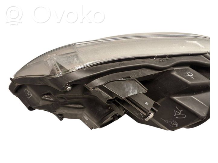 1000017687 Toyota Avensis T270 Headlight/headlamp, 326.70 € | RRR 