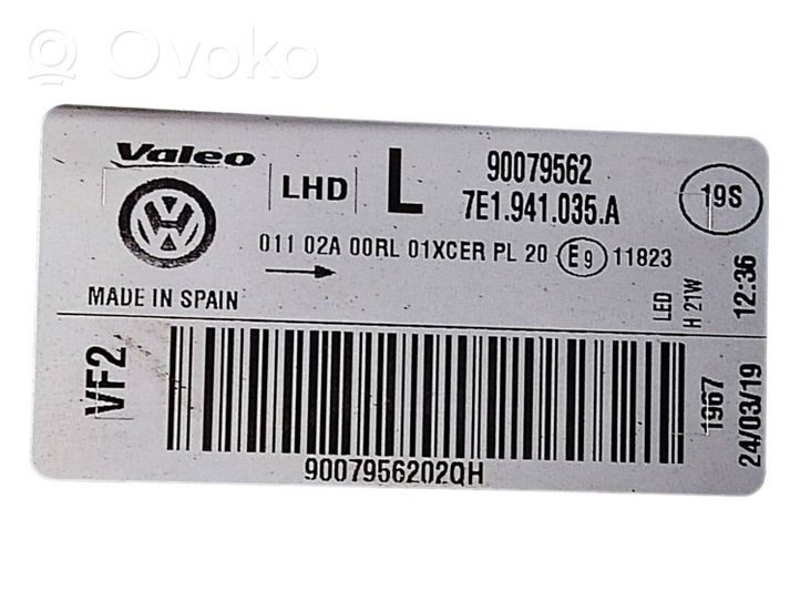 Volkswagen Multivan T6 Lampa przednia 90079562