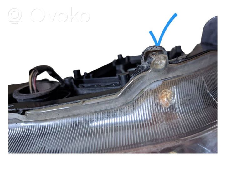 Lexus RX 330 - 350 - 400H Lampa przednia 8115048190