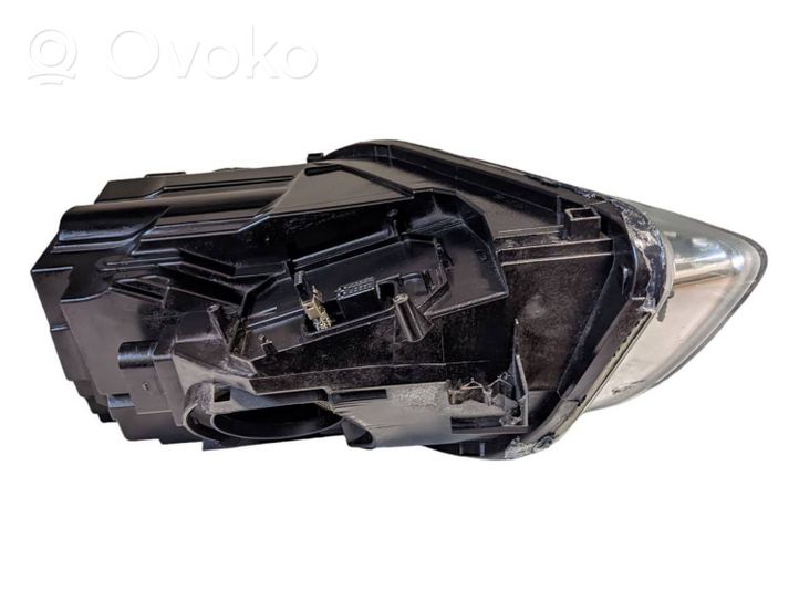 Audi A4 S4 B7 8E 8H Lampa przednia 8E0941004BM