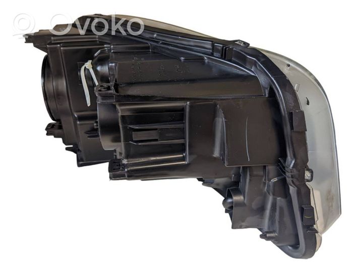 Volvo XC90 Lampa przednia 30764399