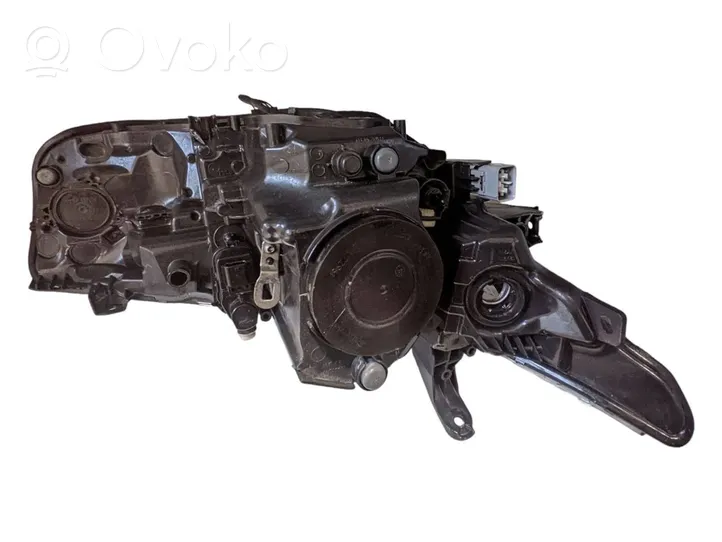 Toyota Auris E180 Phare frontale 8115002K30