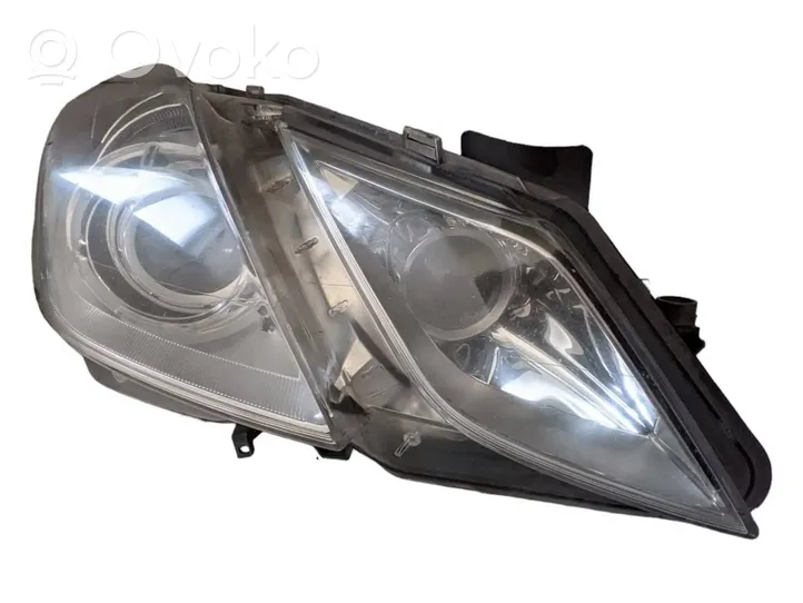 Mercedes-Benz E C207 W207 Lampa przednia A2078203661