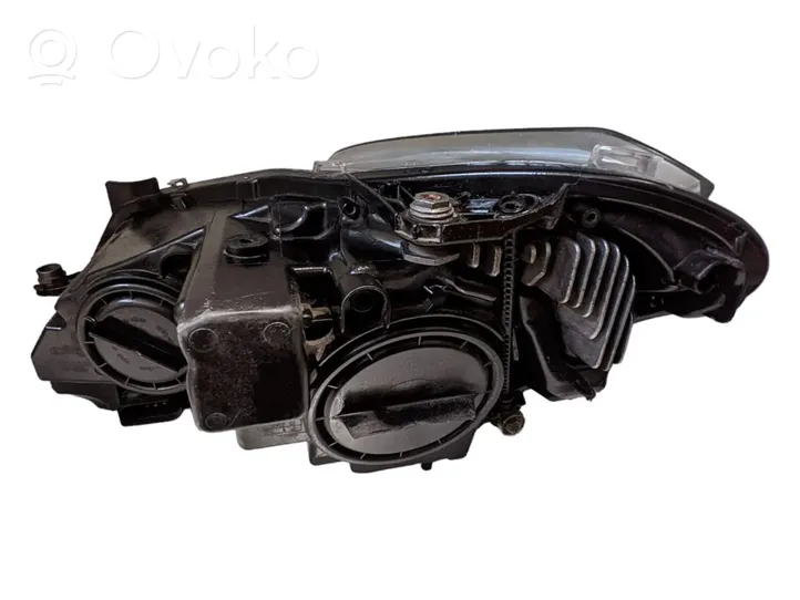 Mercedes-Benz E C207 W207 Lampa przednia A2078203661