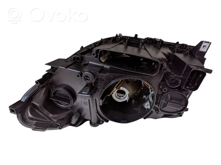 BMW 5 F10 F11 Lampa przednia 7203240