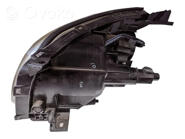 Toyota RAV 4 (XA30) Lampa przednia 8113042430