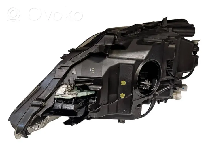 Lexus RX 330 - 350 - 400H Lampa przednia 8114548B40