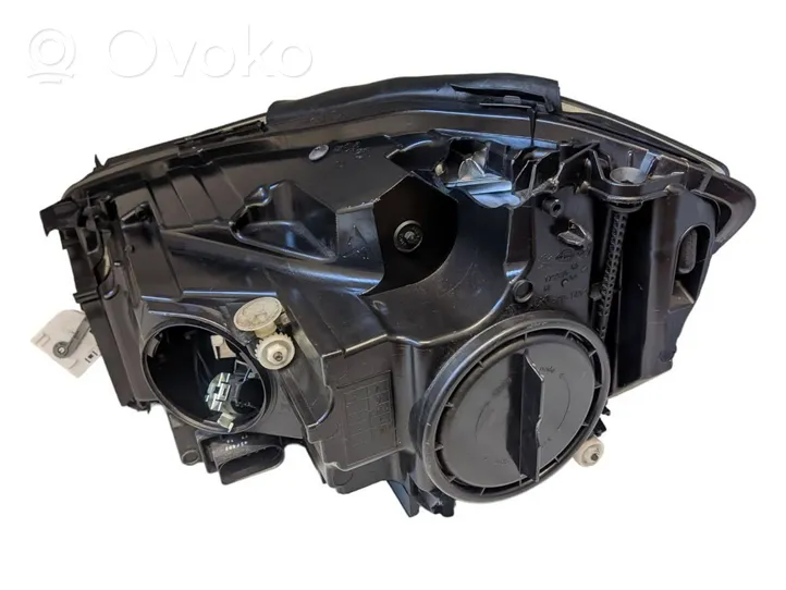 Mercedes-Benz A W176 Lampa przednia A1768200661